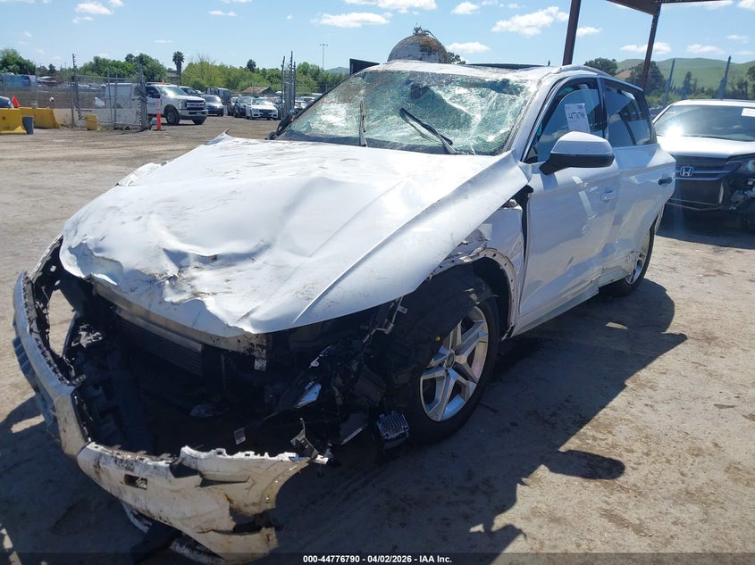 2018 Audi Q5 2.0T Premium/2.0T Tech Premium