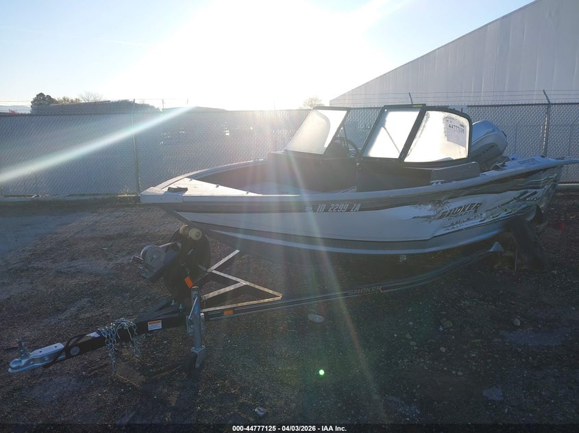 2021 SMOKER-CRAFT 17FT auction photo 2