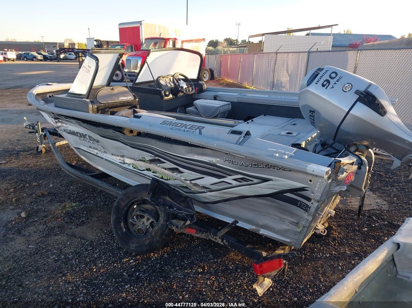 2021 SMOKER-CRAFT 17FT auction photo 3