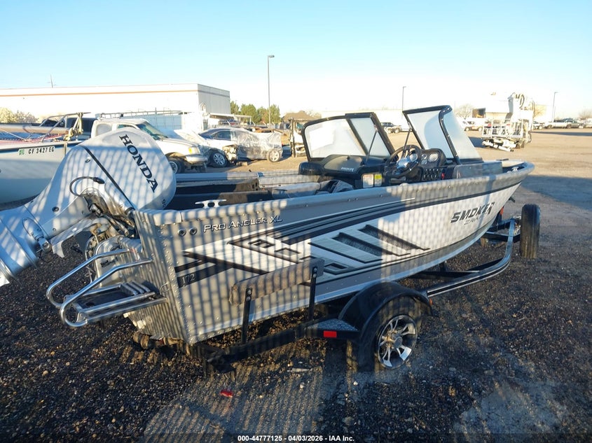 2021 SMOKER-CRAFT 17FT auction photo 4