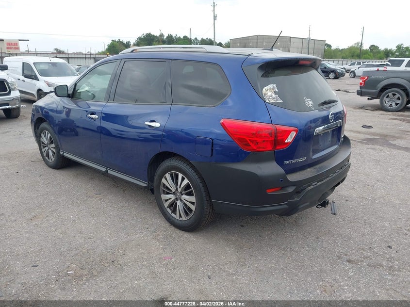2018 Nissan Pathfinder Sv