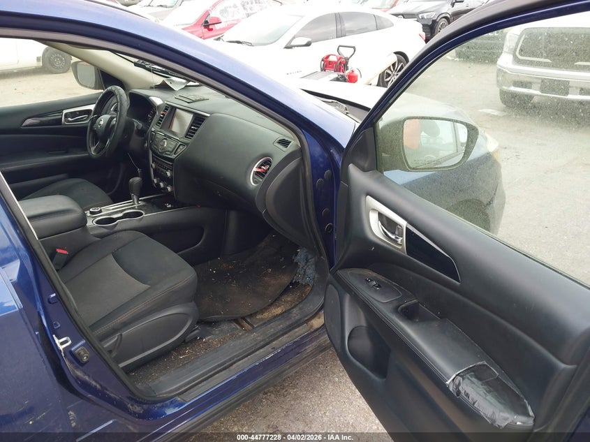 2018 Nissan Pathfinder Sv