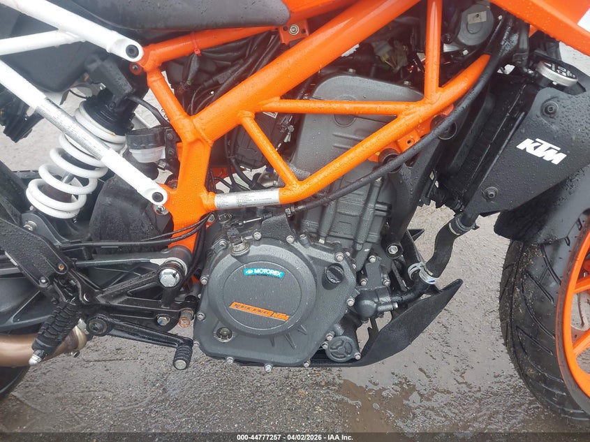 2017 Ktm 390 Duke VIN: MD2JPJ404HC215837 Lot: 44777257