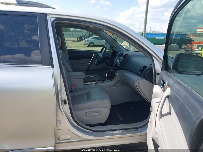 2013 Toyota Highlander Limited V6