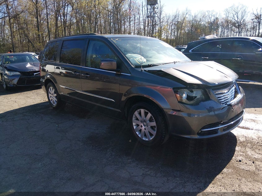 2016 Chrysler Town & Country Touring