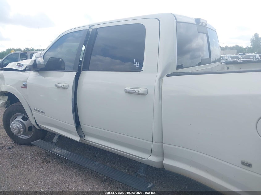 2022 Ram 3500 Laramie 4x4 8' Box White Lot 111044777590 Vin 3C63RRJL2NG113717