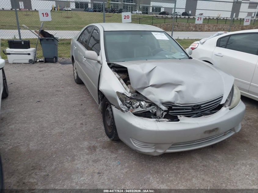 2005 Toyota Camry Le