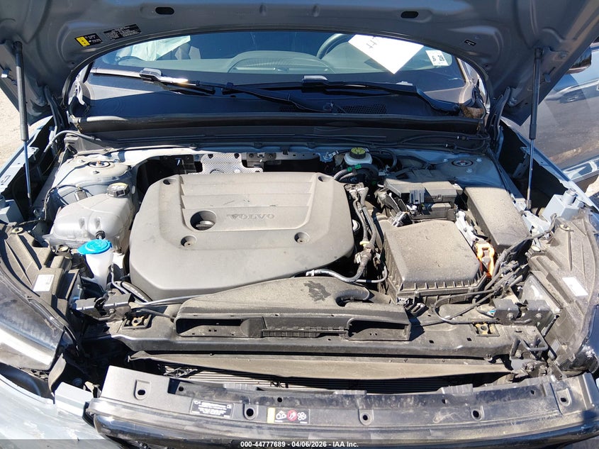 2023 Volvo Xc40 B5 Plus Dark Theme VIN: YV4L12UWXP2114104 Lot: 44777689