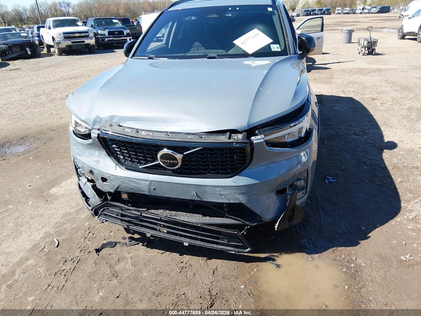 2023 Volvo Xc40 B5 Plus Dark Theme VIN: YV4L12UWXP2114104 Lot: 44777689