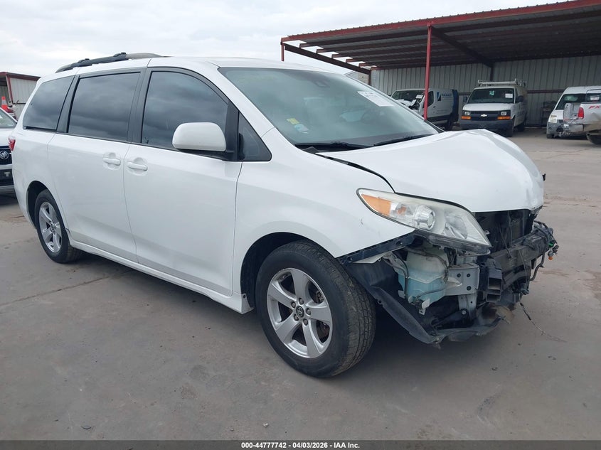 2018 Toyota Sienna Le 8 Passenger