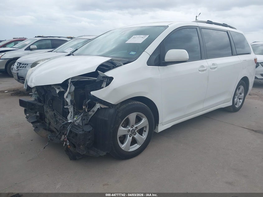 2018 Toyota Sienna Le 8 Passenger