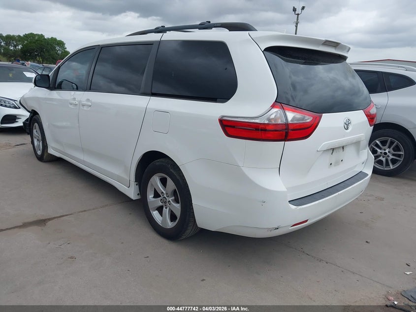 2018 Toyota Sienna Le 8 Passenger