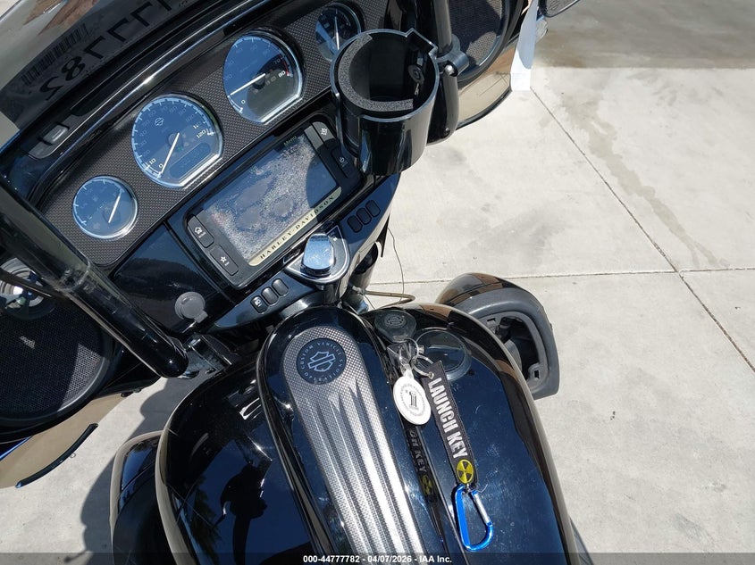 2015 Harley-Davidson Flhxse Cvo Street Glide VIN: 1HD1PXN39FB955824 Lot: 44777782