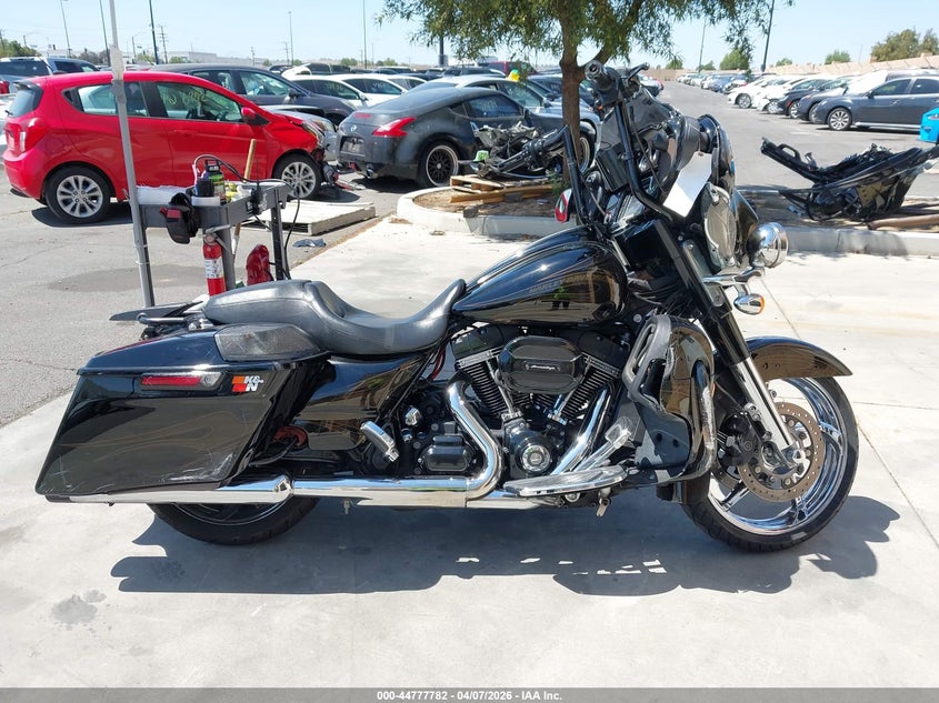 2015 Harley-Davidson Flhxse Cvo Street Glide VIN: 1HD1PXN39FB955824 Lot: 44777782