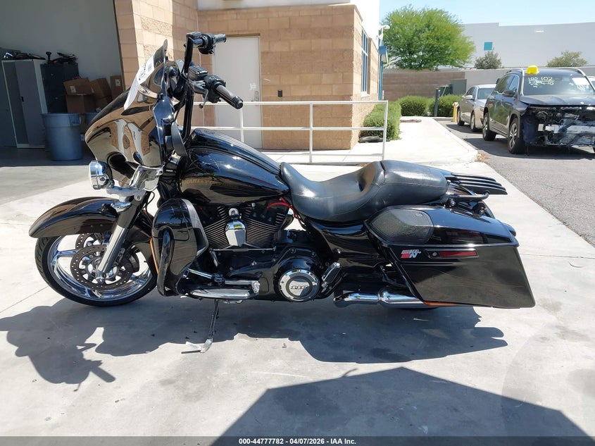 2015 Harley-Davidson Flhxse Cvo Street Glide VIN: 1HD1PXN39FB955824 Lot: 44777782