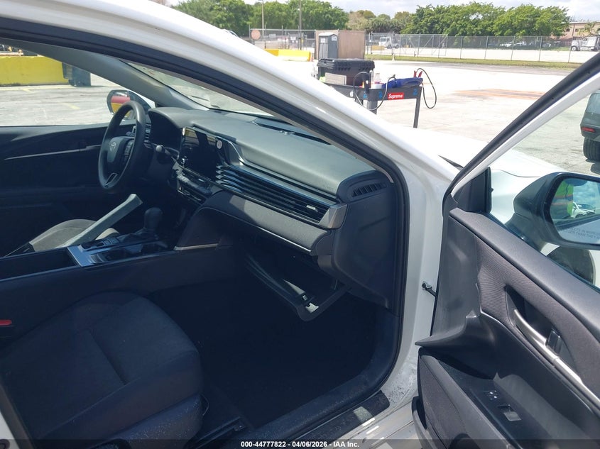 2025 Toyota Camry Le