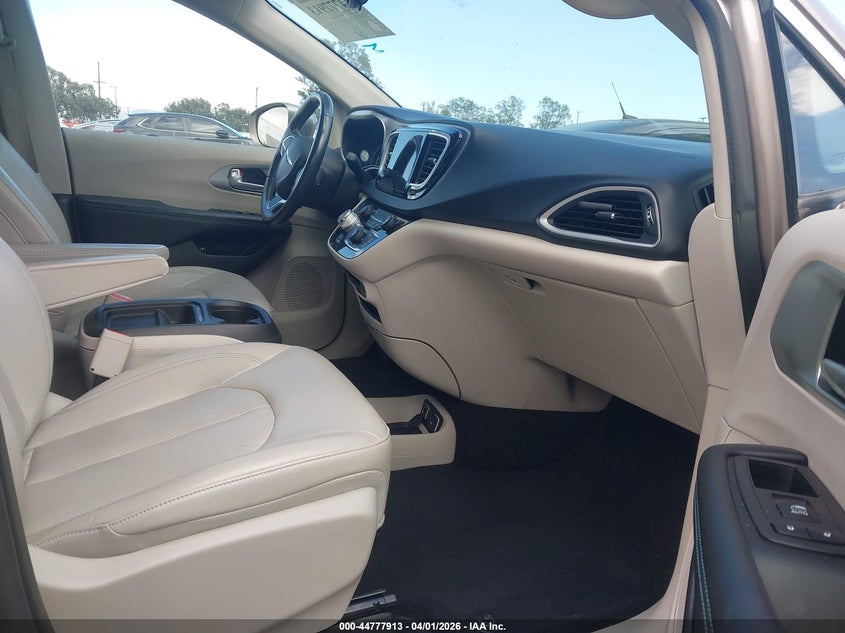 2018 Chrysler Pacifica Hybrid Touring L