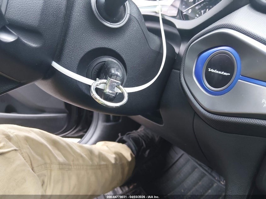 2019 Hyundai Veloster 2.0 VIN: KMHTG6AF1KU006542 Lot: 44778031