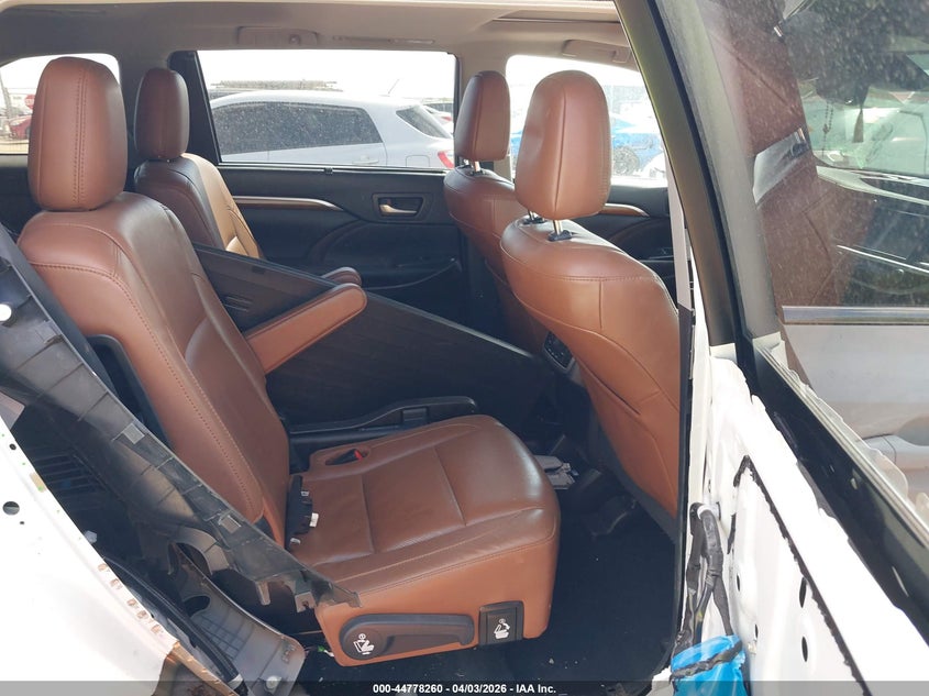 2019 TOYOTA HIGHLANDER auction photo 8