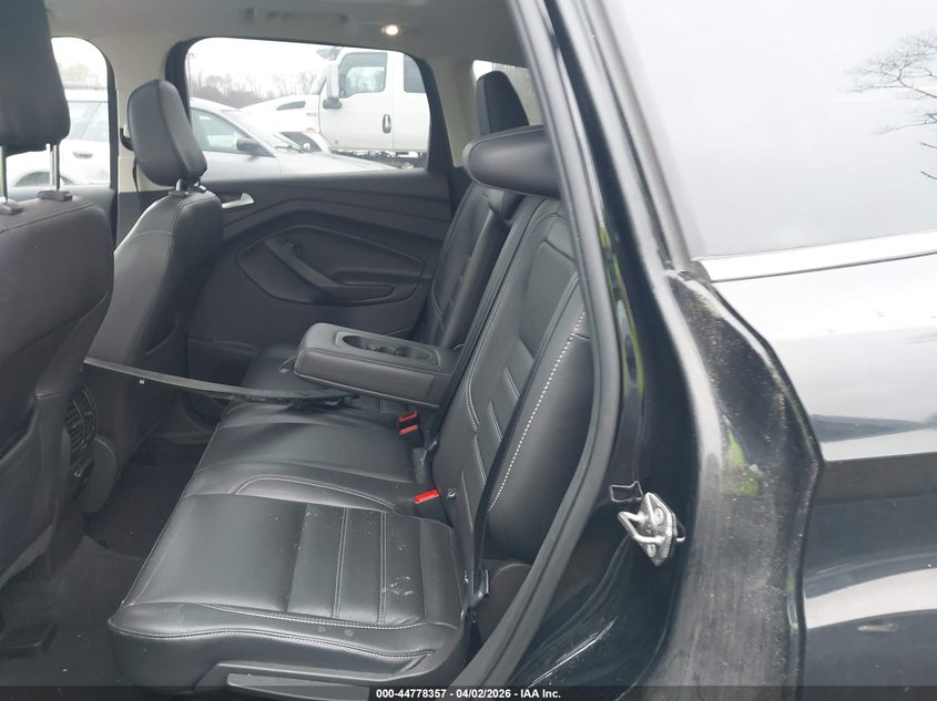 VIN 1FMCU9J95JUB33586 2018 FORD ESCAPE TITANIUM