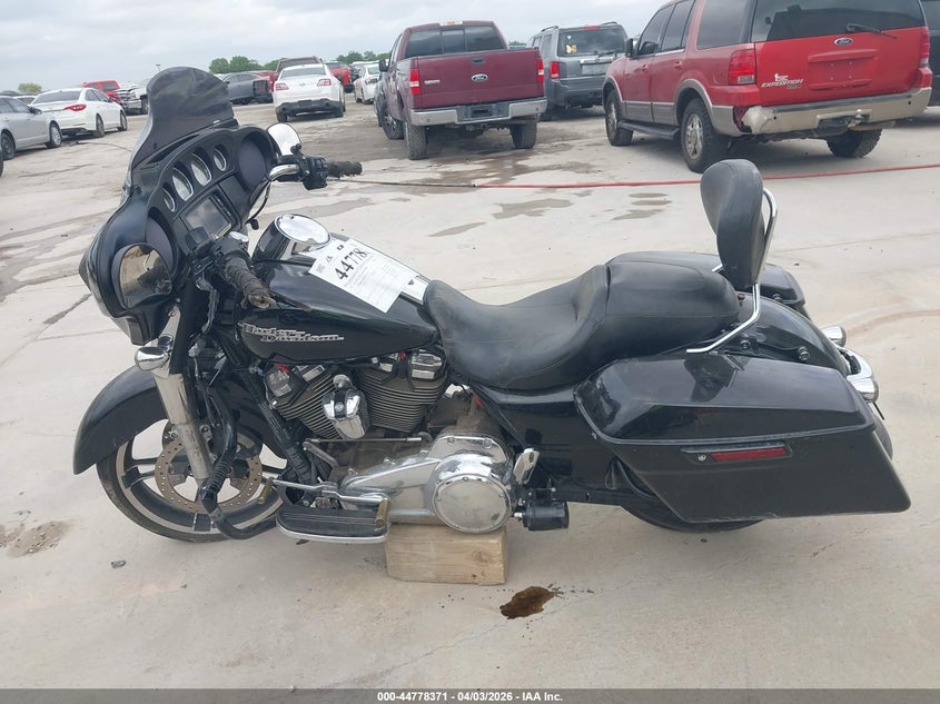 2018 Harley-Davidson Flhx Street Glide VIN: 1HD1KBC1XJB685935 Lot: 44778371