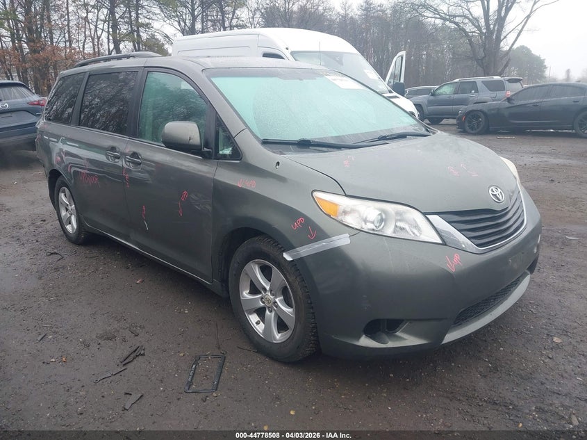 2011 Toyota Sienna Le V6