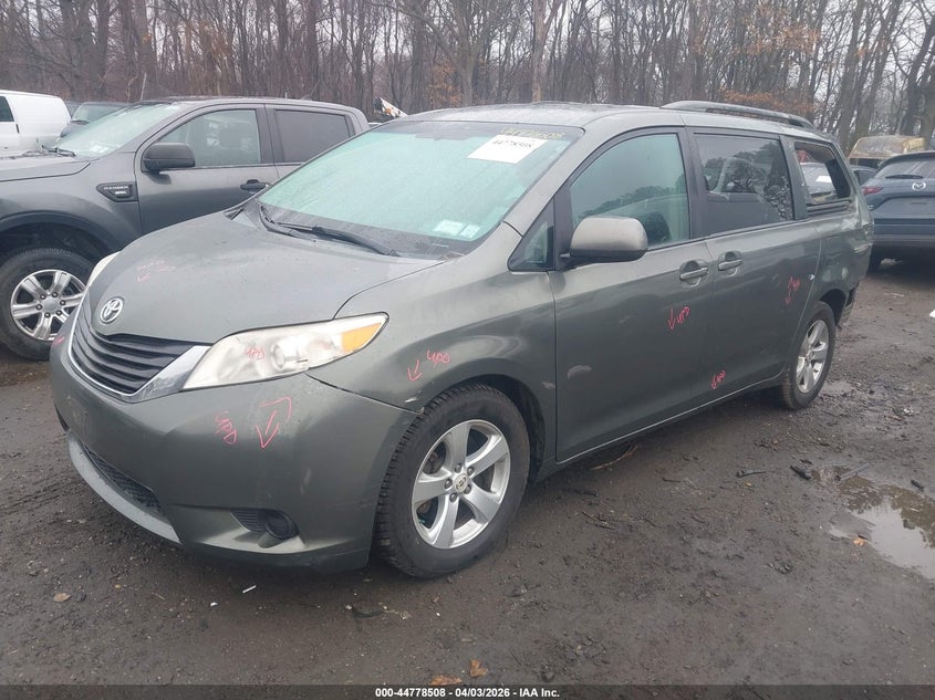 2011 Toyota Sienna Le V6