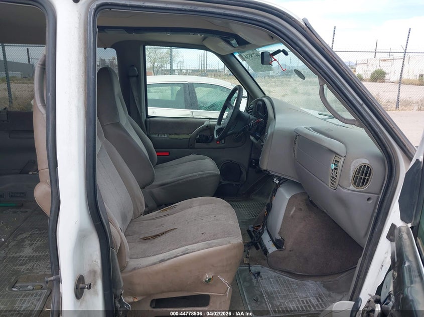 2001 Chevrolet Astro Ls