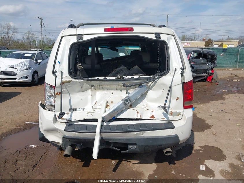 2011 Honda Pilot Touring VIN: 5FNYF4H9XBB074963 Lot: 44778546