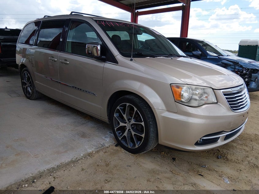 2014 Chrysler Town & Country Touring