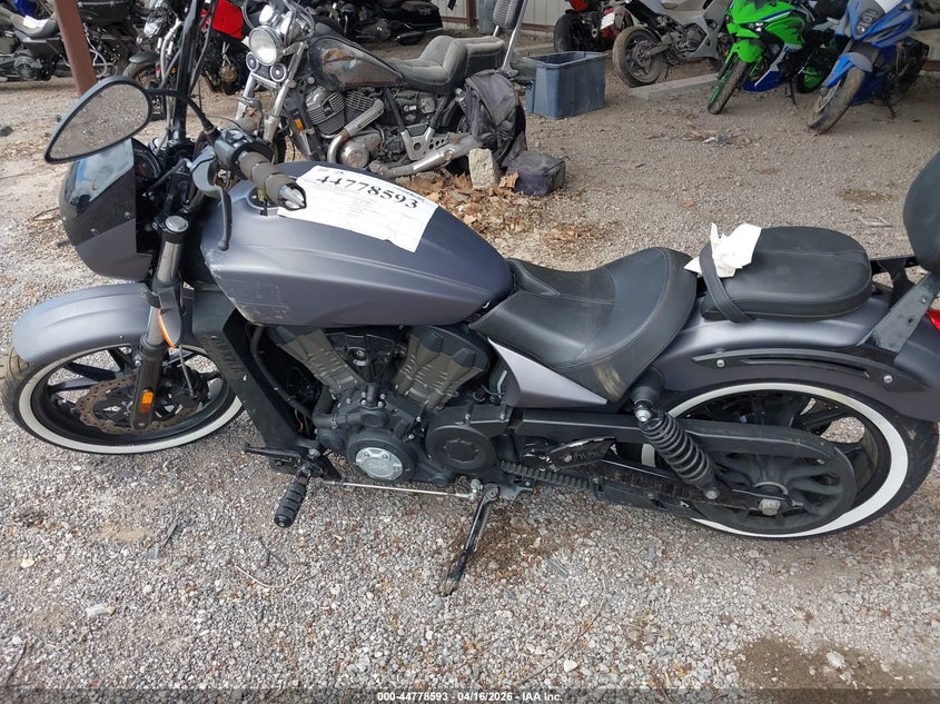 VIN 5VPFTB004H3001418 2017 VICTORY MOTORCYCLES OCTANE