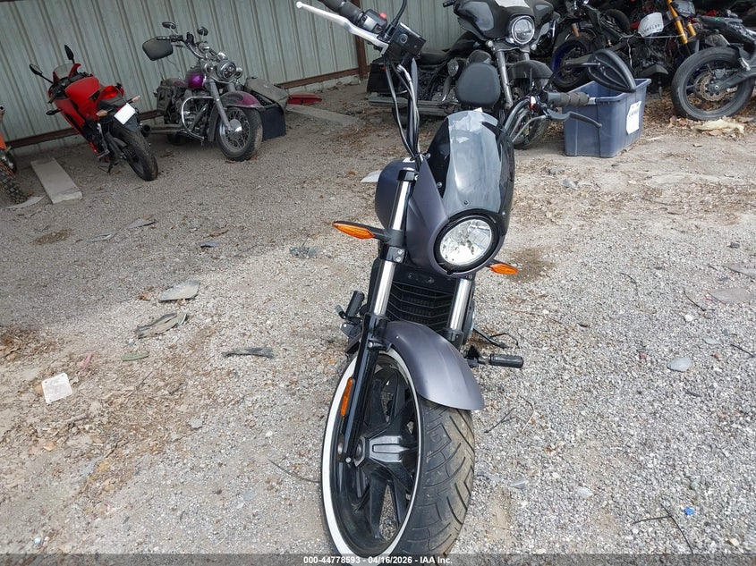 VIN 5VPFTB004H3001418 2017 VICTORY MOTORCYCLES OCTANE