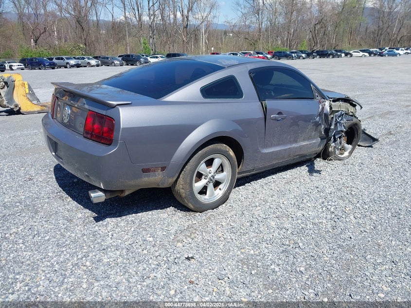 2007 Ford Mustang V6 Deluxe/V6 Premium