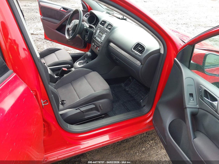 2010 Volkswagen Golf 4-Door