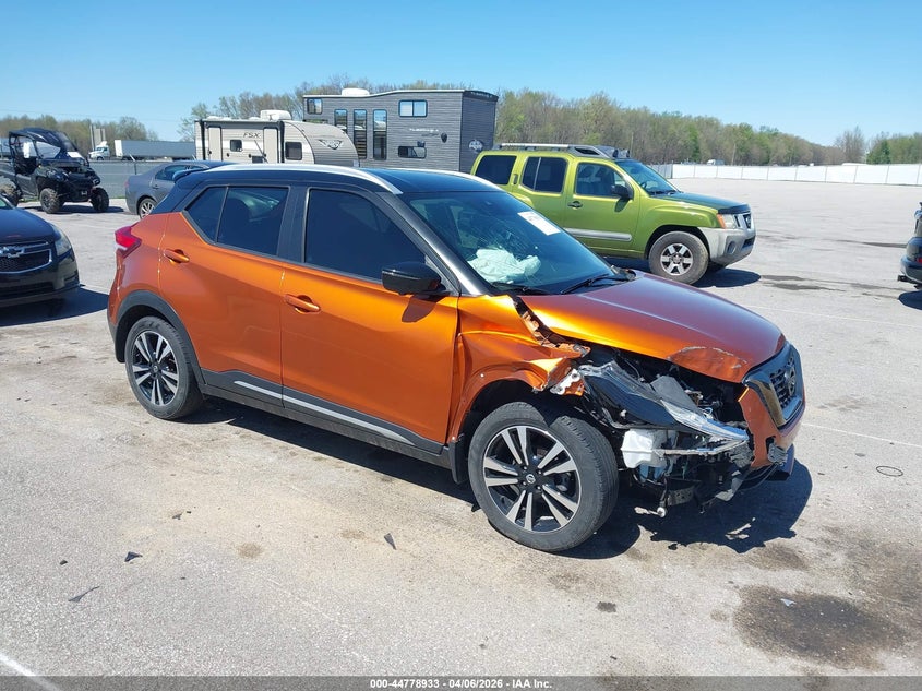 2020 Nissan Kicks Sr Xtronic Cvt