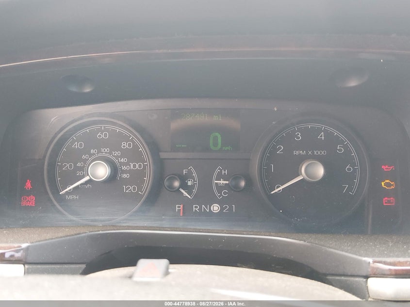 2010 LINCOLN TOWN CAR SIGNATURE LIMITED · Photo 7