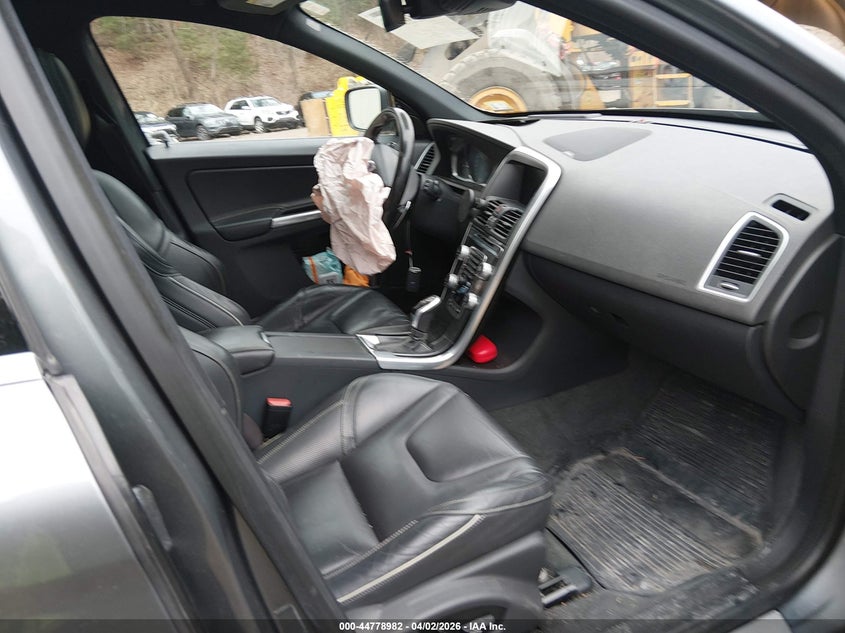 2016 Volvo Xc60 T6 Drive-E R-Design Platinum