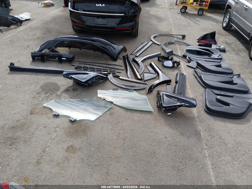 2025 Kia Ev6 Wind VIN: 5XYC34JA2SG003725 Lot: 44779095