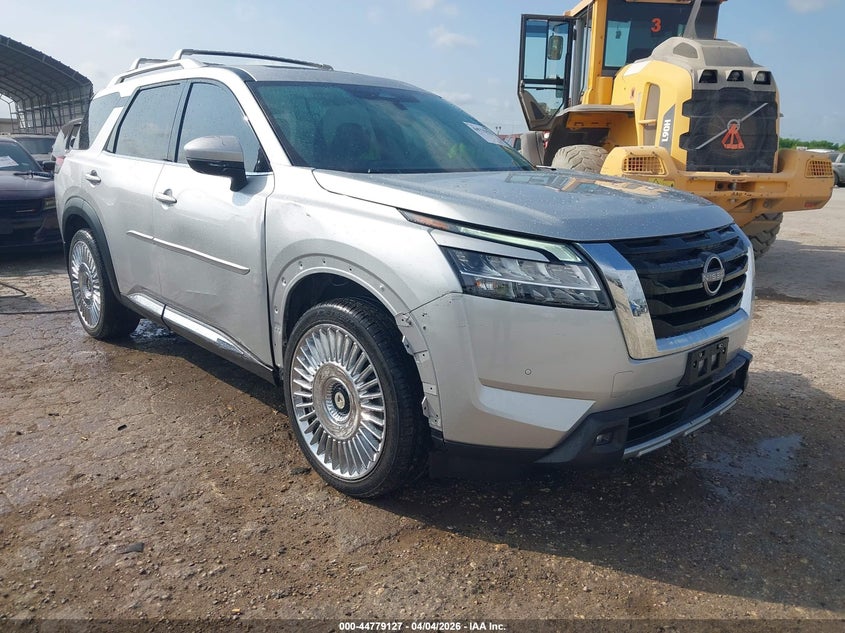 2023 Nissan Pathfinder Platinum Fwd