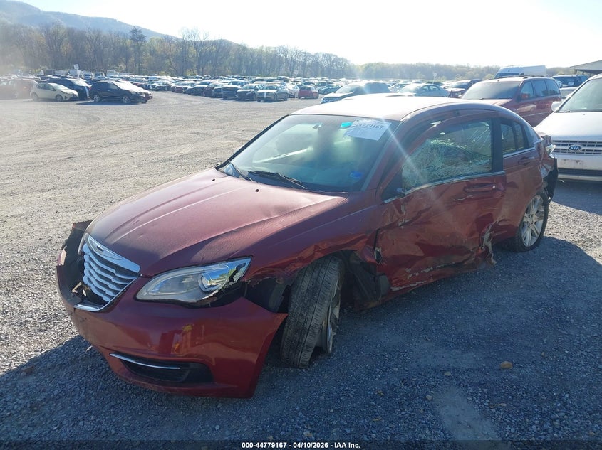 2013 Chrysler 200 2.4 Touring red Lot 111044779167 Vin 1C3CCBBB2DN735168