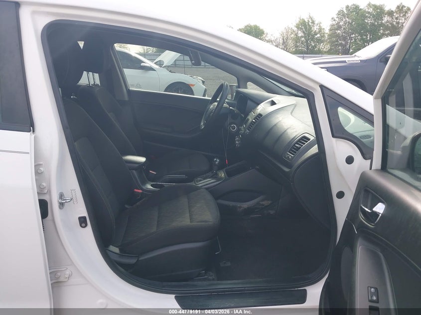 2016 KIA FORTE auction photo 5