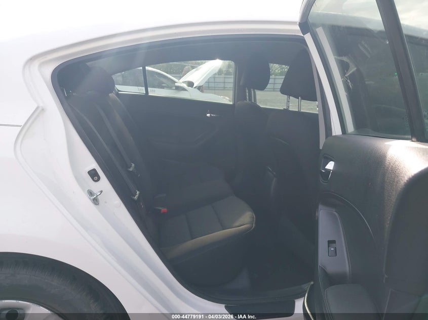 2016 KIA FORTE auction photo 8