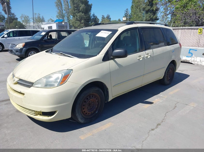 2004 Toyota Sienna Le