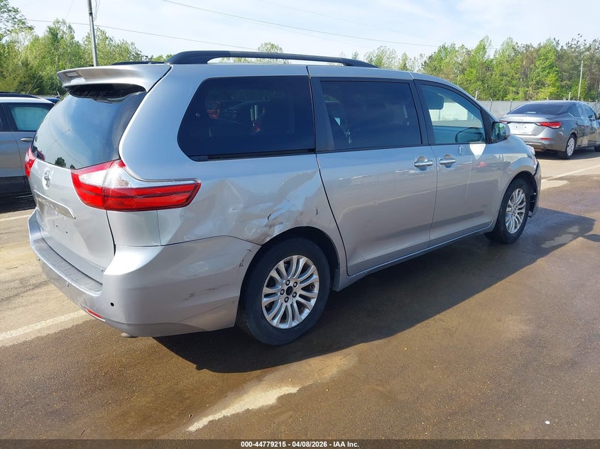 2015 Toyota Sienna Xle 8 Passenger