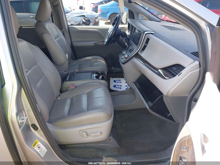 2015 Toyota Sienna Xle 8 Passenger