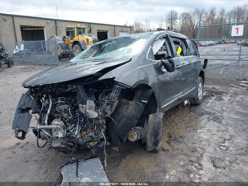 2017 Chrysler Pacifica Touring-L