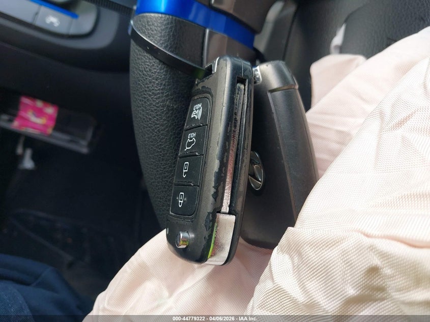 2020 Hyundai Veloster 2.0 VIN: KMHTG6AF8LU030788 Lot: 44779322