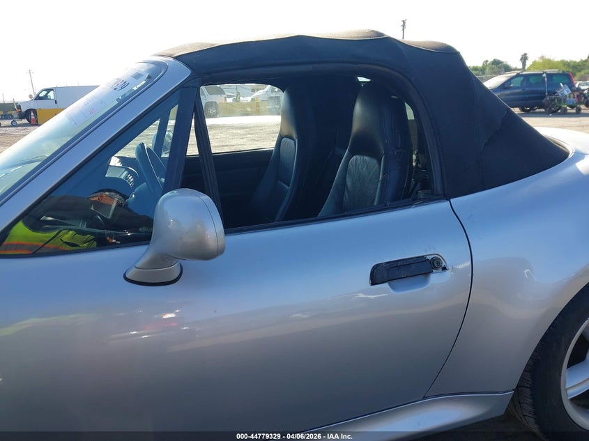 2000 BMW Z3 2.3 VIN: WBACH9341YLG18382 Lot: 44779329