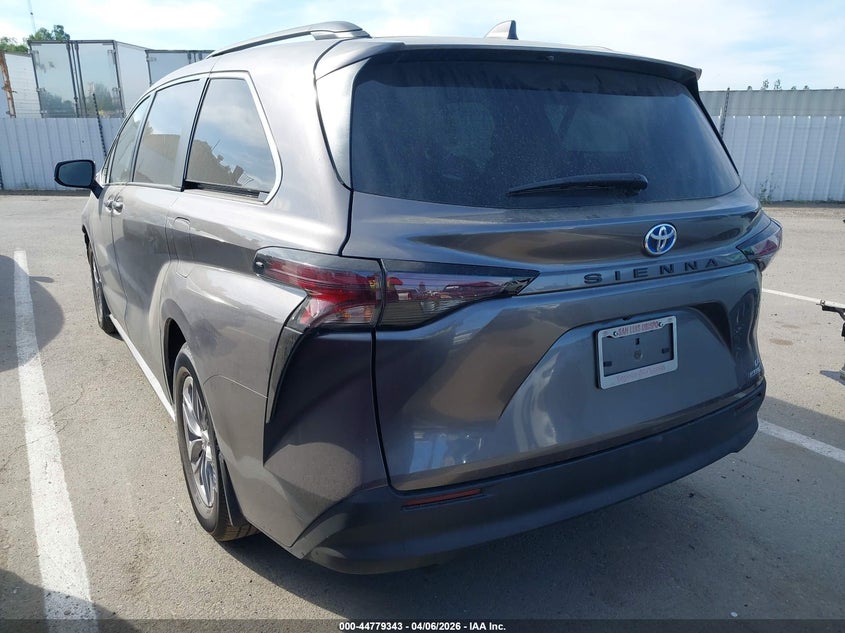 2023 Toyota Sienna Le
