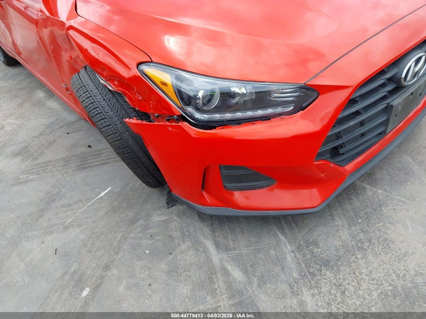 2019 Hyundai Veloster 2.0 Premium VIN: KMHTG6AF7KU015861 Lot: 44779413